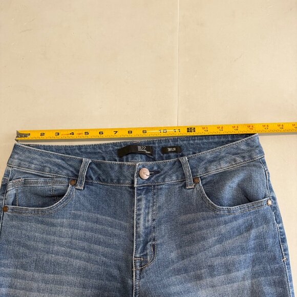 1822 Taylor Distressed Cuffed Raw Hem Denim Blue Jeans Pants Womens size 12 - Picture 6 of 9